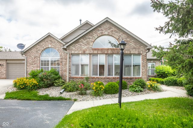 2336 Steeple Chase, Shelbyville, IN 46176