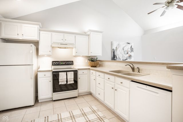 2336 Steeple Chase, Shelbyville, IN 46176