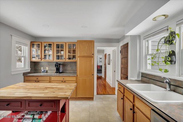 37 Hamilton Avenue, Troy, NY 12180