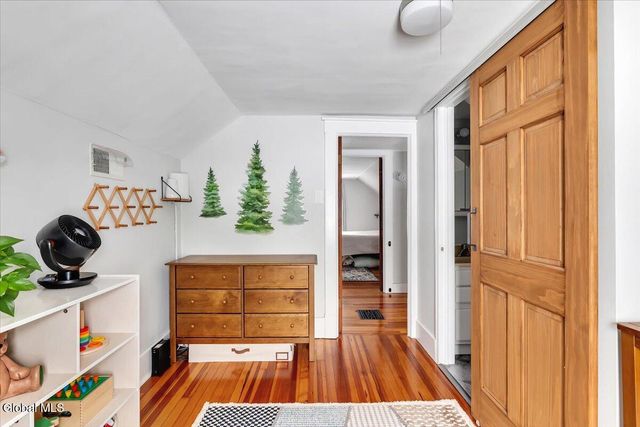 37 Hamilton Avenue, Troy, NY 12180