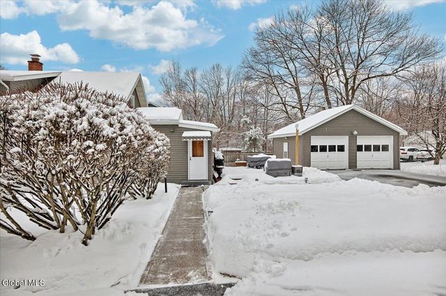 37 Hamilton Avenue, Troy, NY 12180