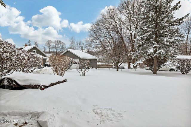 37 Hamilton Avenue, Troy, NY 12180