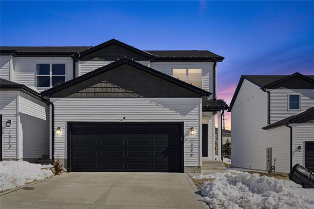 1206 E 28th Street, Norwalk, IA 50211