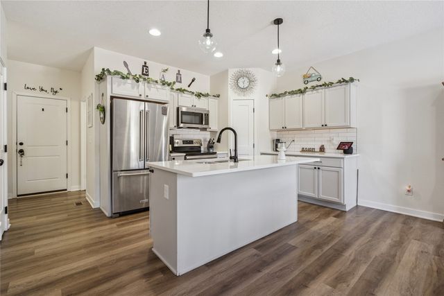 1206 E 28th Street, Norwalk, IA 50211