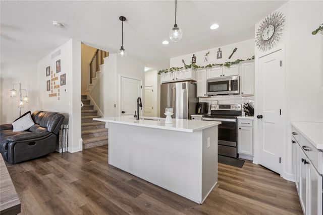 1206 E 28th Street, Norwalk, IA 50211