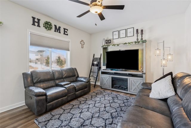 1206 E 28th Street, Norwalk, IA 50211