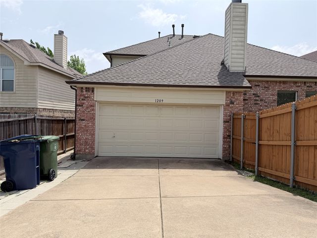 1209 Crabtree Street, Garland, TX 75040