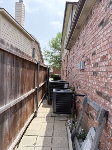 1209 Crabtree Street, Garland, TX 75040