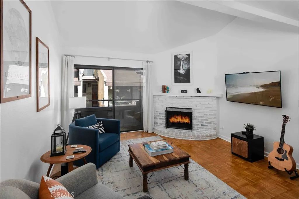 7135 Firmament 25, Van Nuys, CA 91406