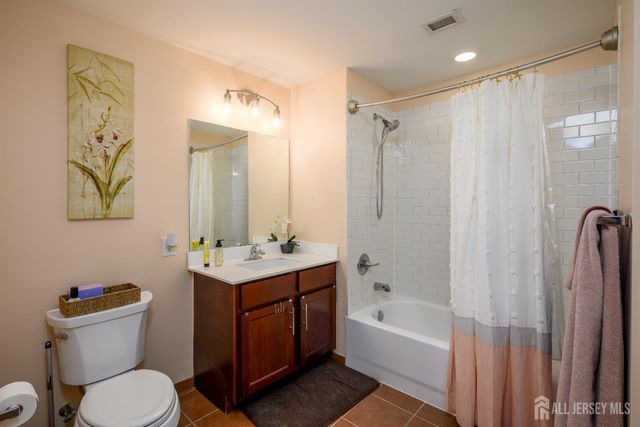 110 Somerset Street 2103, New Brunswick, NJ 08901