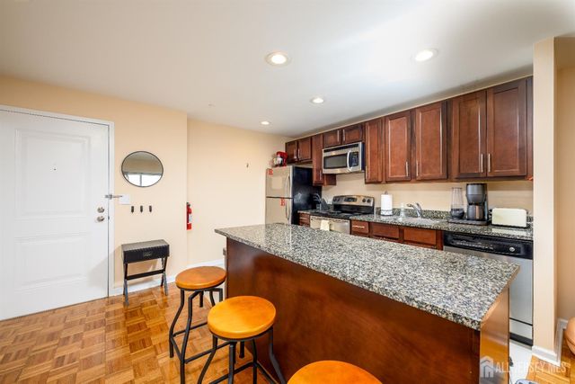 110 Somerset Street 2103, New Brunswick, NJ 08901