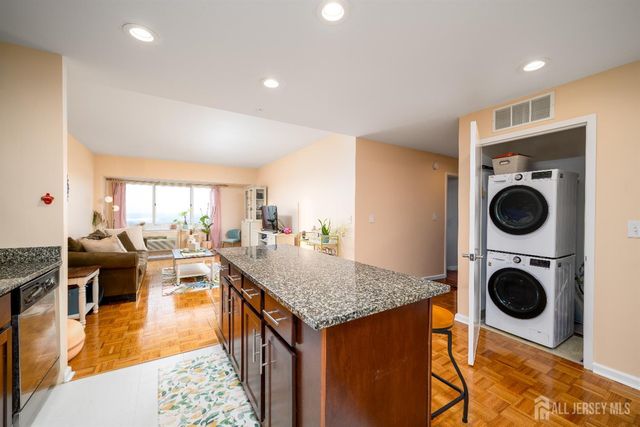 110 Somerset Street 2103, New Brunswick, NJ 08901