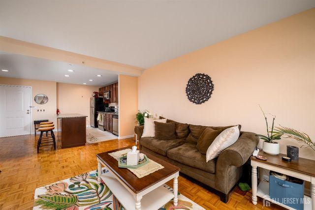 110 Somerset Street 2103, New Brunswick, NJ 08901