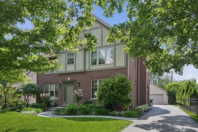 9550 Central Park Avenue, Evanston, IL 60203
