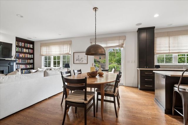 9550 Central Park Avenue, Evanston, IL 60203