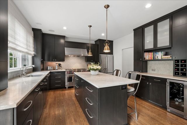 9550 Central Park Avenue, Evanston, IL 60203