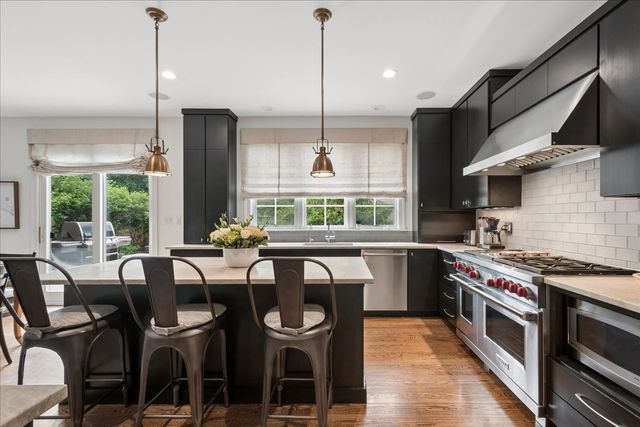 9550 Central Park Avenue, Evanston, IL 60203
