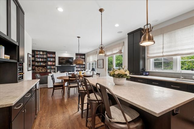 9550 Central Park Avenue, Evanston, IL 60203