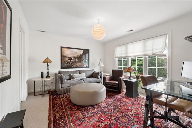 9550 Central Park Avenue, Evanston, IL 60203