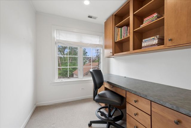9550 Central Park Avenue, Evanston, IL 60203
