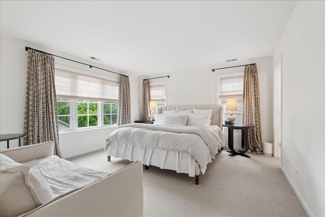 9550 Central Park Avenue, Evanston, IL 60203