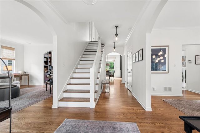 9550 Central Park Avenue, Evanston, IL 60203