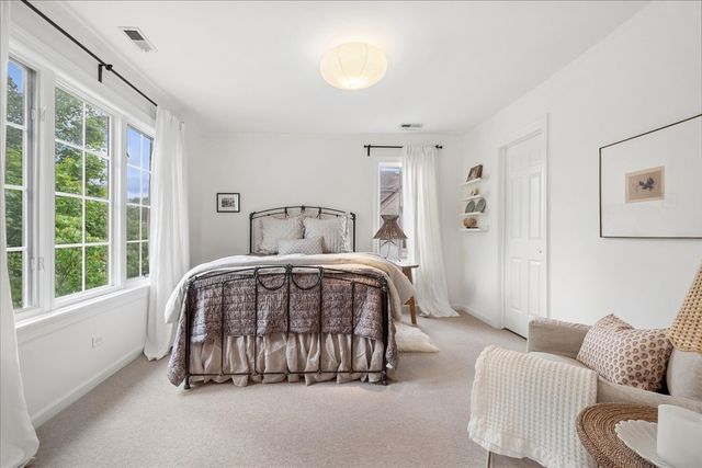 9550 Central Park Avenue, Evanston, IL 60203