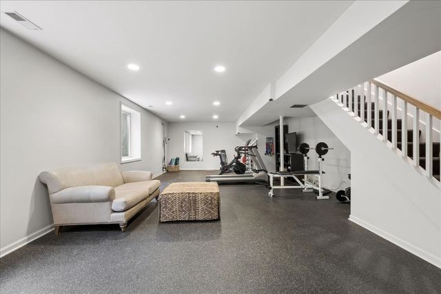 9550 Central Park Avenue, Evanston, IL 60203