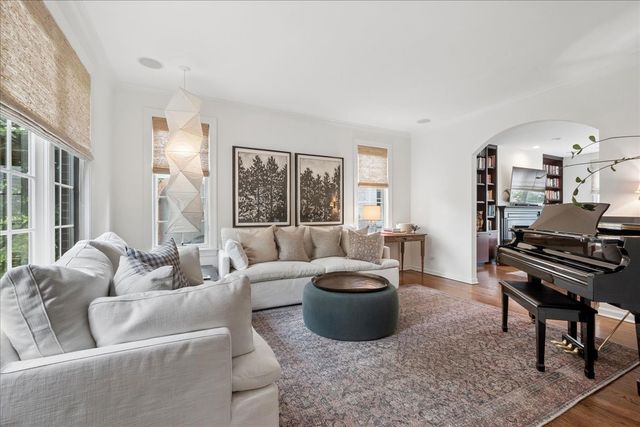 9550 Central Park Avenue, Evanston, IL 60203