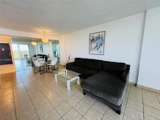 3660 NE 166th St 812, North Miami Beach, FL 33160