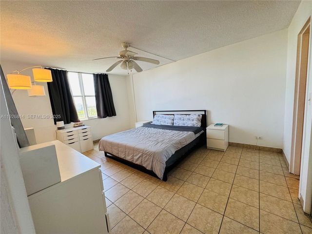 3660 NE 166th St 812, North Miami Beach, FL 33160