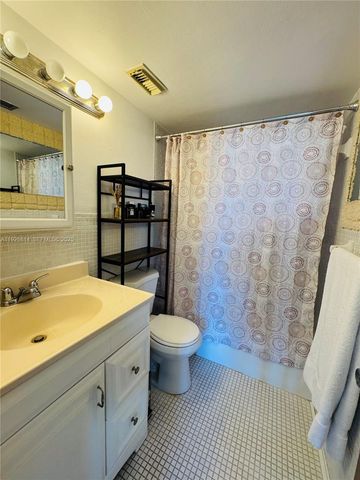 3660 NE 166th St 812, North Miami Beach, FL 33160