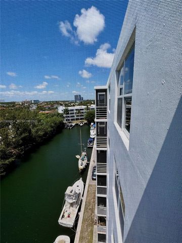 3660 NE 166th St 812, North Miami Beach, FL 33160