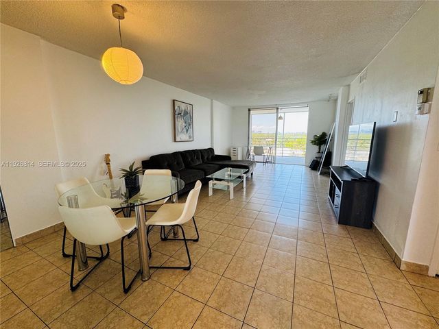3660 NE 166th St 812, North Miami Beach, FL 33160