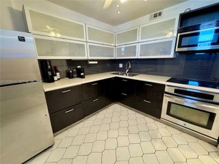 3660 NE 166th St 812, North Miami Beach, FL 33160