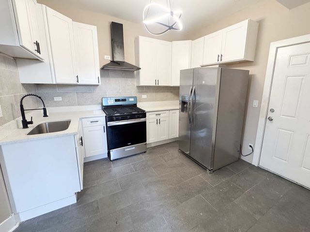 6640 S UNION Avenue, Chicago, IL 60621