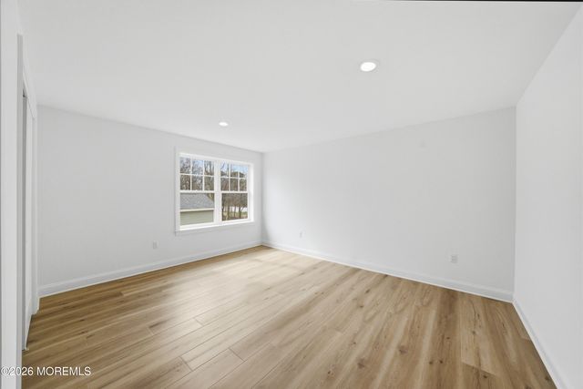 18 Remington Court, Farmingdale, NJ 07727