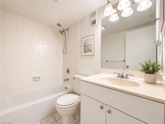 2264 Winkler AVE 107, Fort Myers, FL 33901