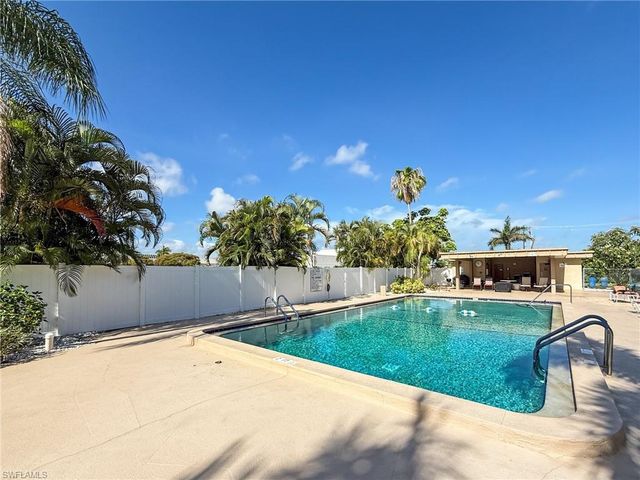 2264 Winkler AVE 107, Fort Myers, FL 33901