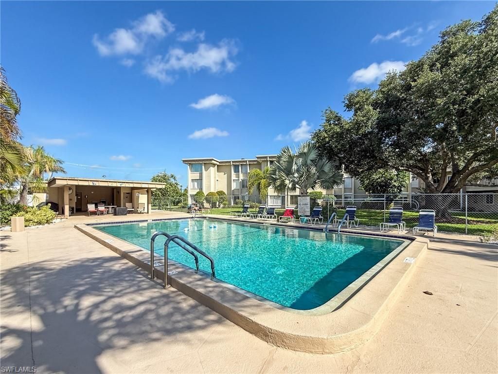 2264 Winkler AVE 107, Fort Myers, FL 33901