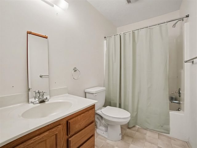 1211 Woodcrest Street, Muskegon, MI 49442