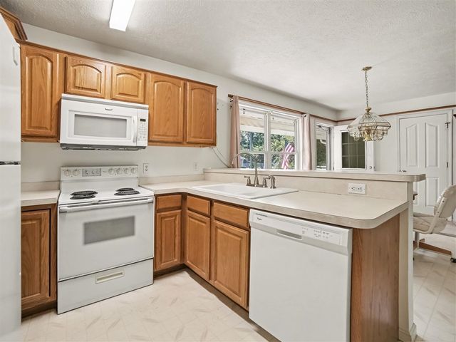 1211 Woodcrest Street, Muskegon, MI 49442