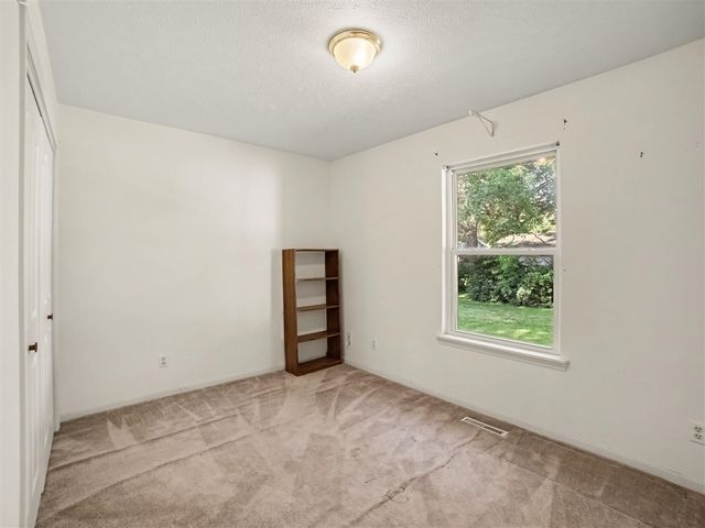 1211 Woodcrest Street, Muskegon, MI 49442