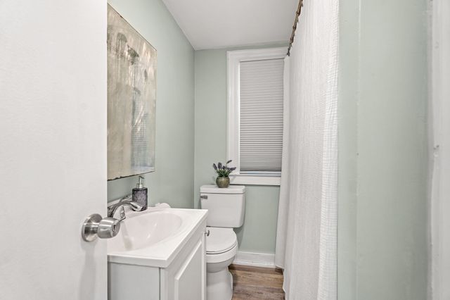 97 Pinckney St, Dracut, MA 01826