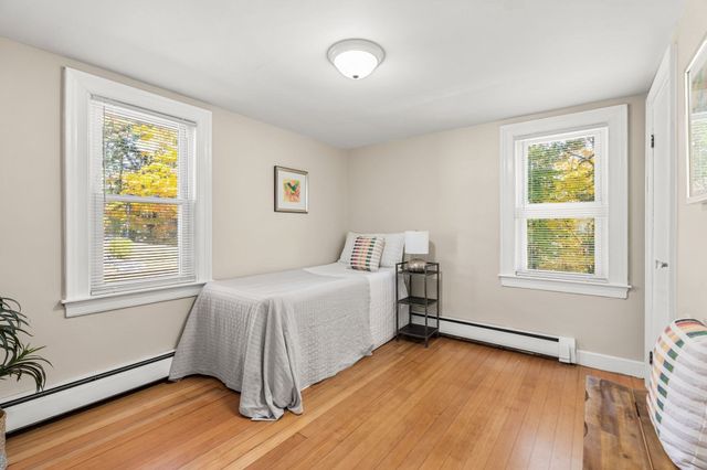 97 Pinckney St, Dracut, MA 01826