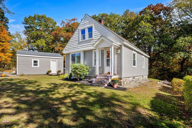 97 Pinckney St, Dracut, MA 01826