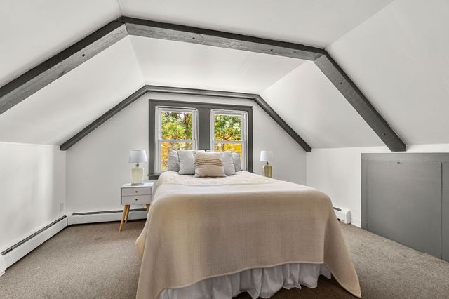 97 Pinckney St, Dracut, MA 01826