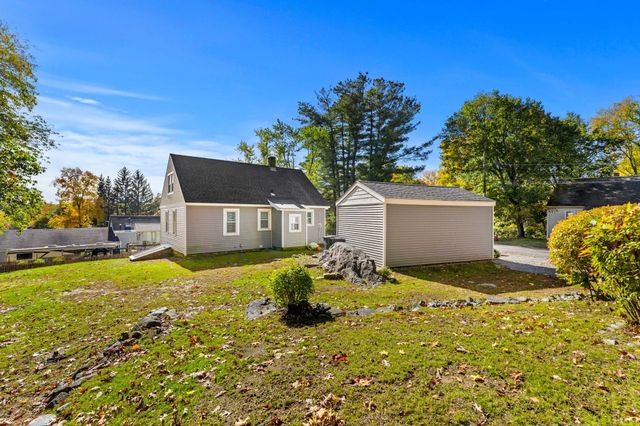 97 Pinckney St, Dracut, MA 01826