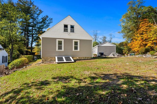 97 Pinckney St, Dracut, MA 01826