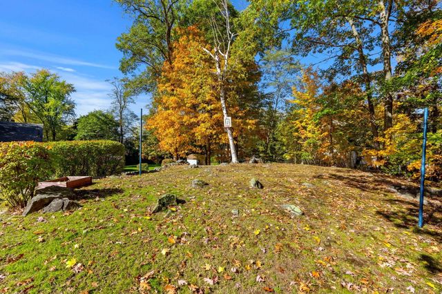 97 Pinckney St, Dracut, MA 01826